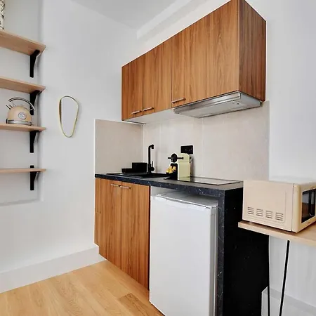 Daire Studio-suite 4 Stars, 15m From Eiffel, Refined Paris
