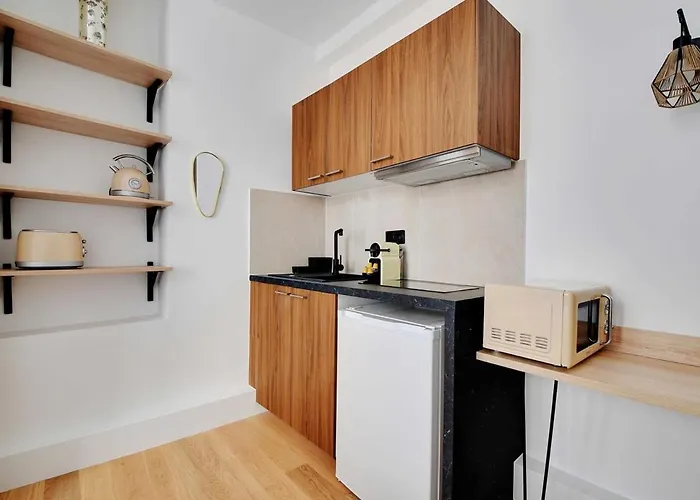 Appartamento Studio-suite 4 Stars, 15m From Eiffel, Refined Parigi